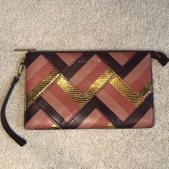 Michael Kors Marquertey Patchwork Leather Wristlet - Picture 1 of 4